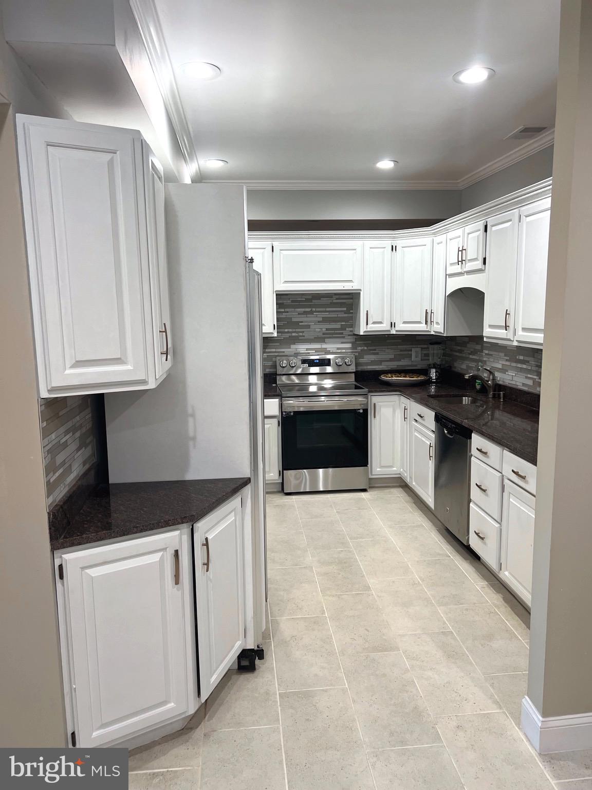 KEYSTONE ESTATES - Residential Lease