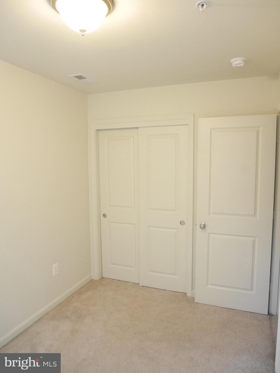 RENAISSANCE SQUARE - Residential