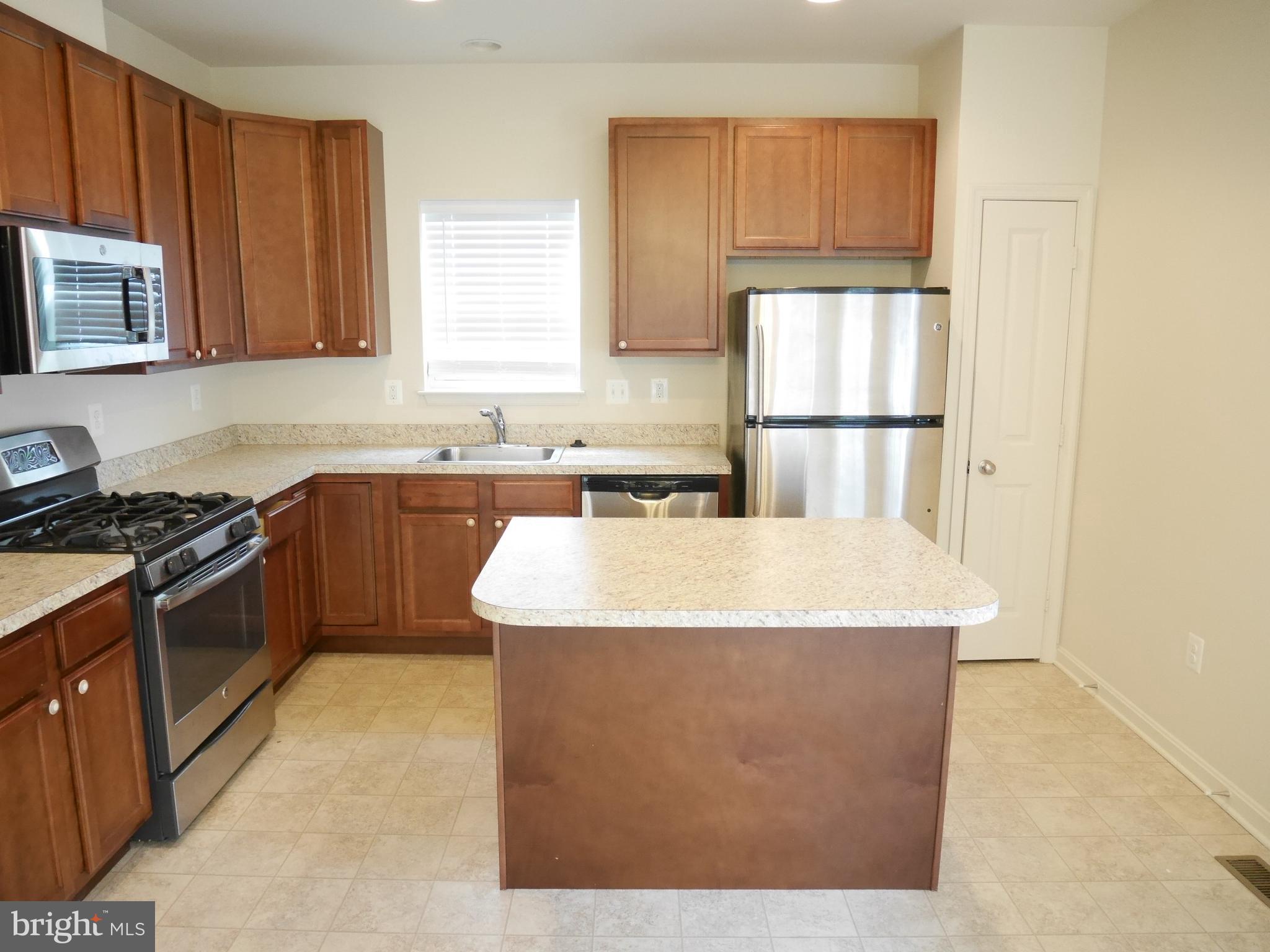 RENAISSANCE SQUARE - Residential