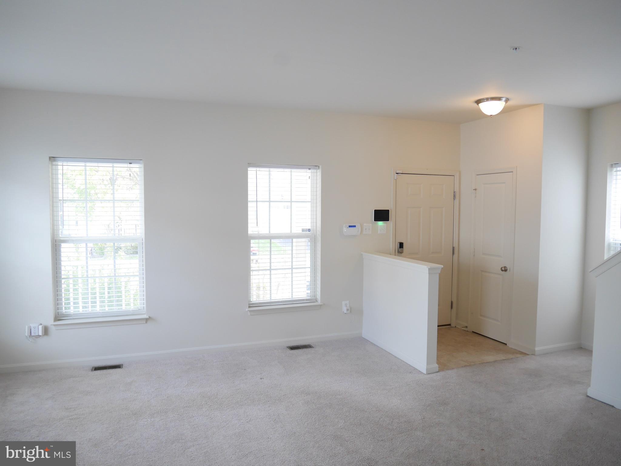 RENAISSANCE SQUARE - Residential