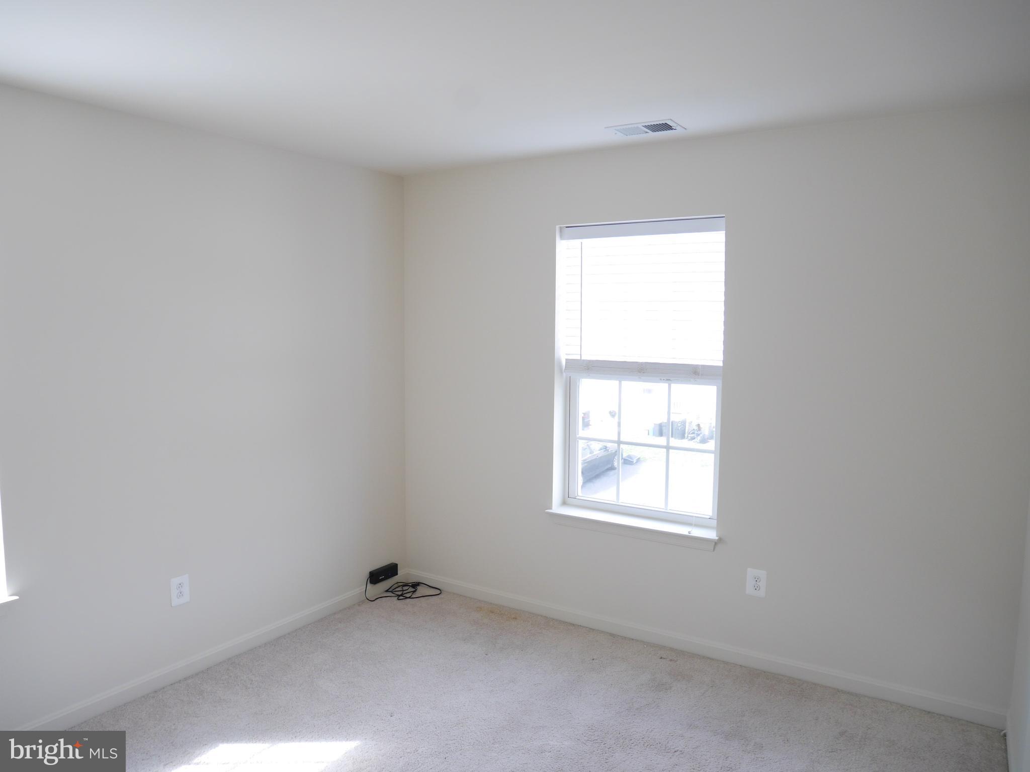 RENAISSANCE SQUARE - Residential