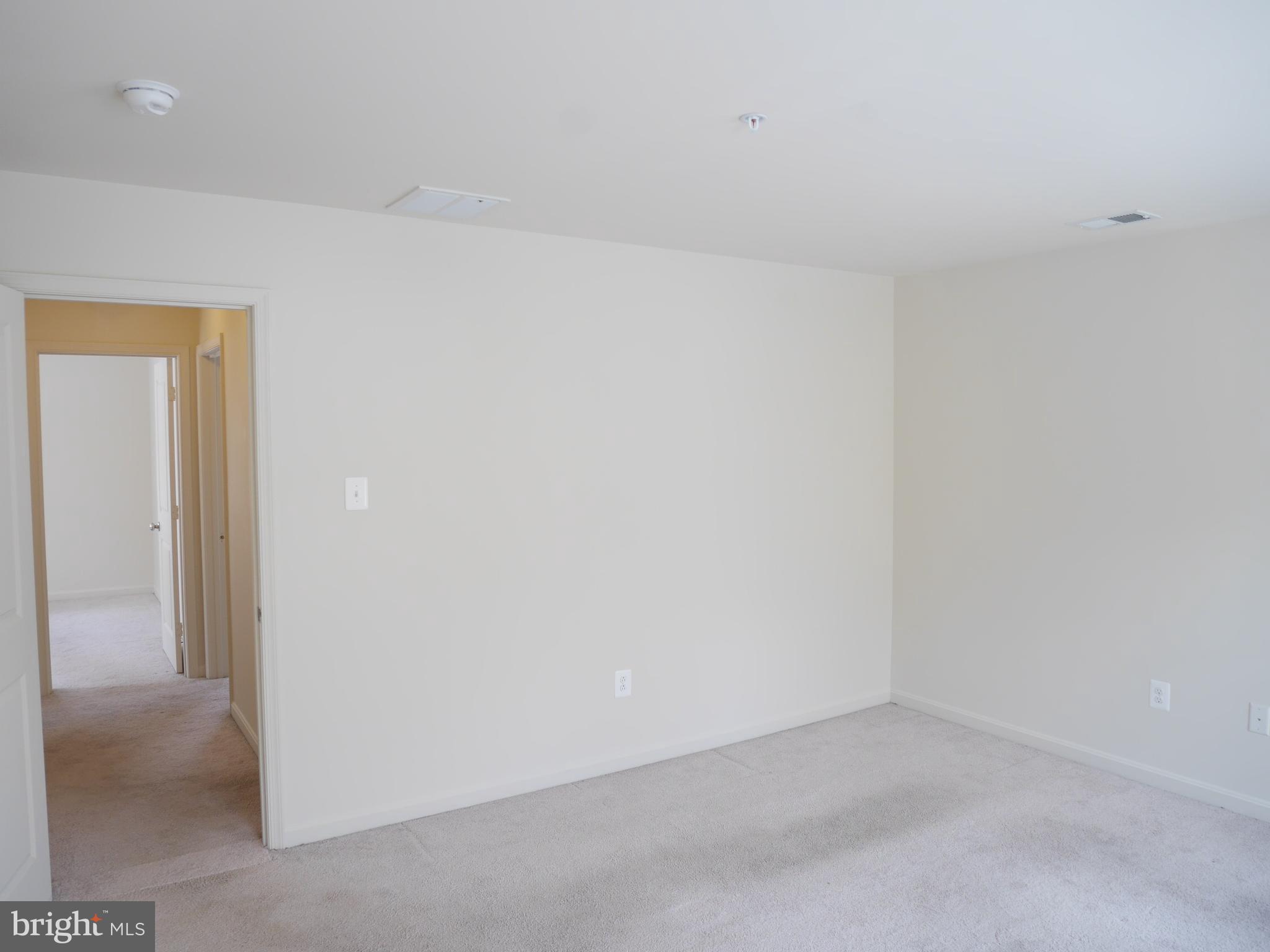 RENAISSANCE SQUARE - Residential