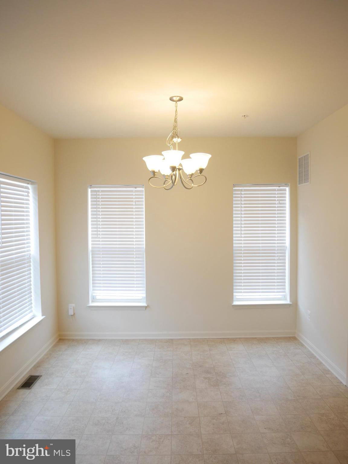 RENAISSANCE SQUARE - Residential