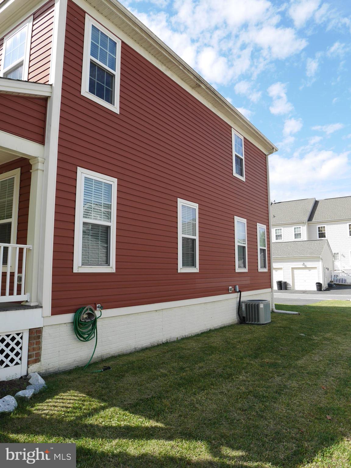 RENAISSANCE SQUARE - Residential