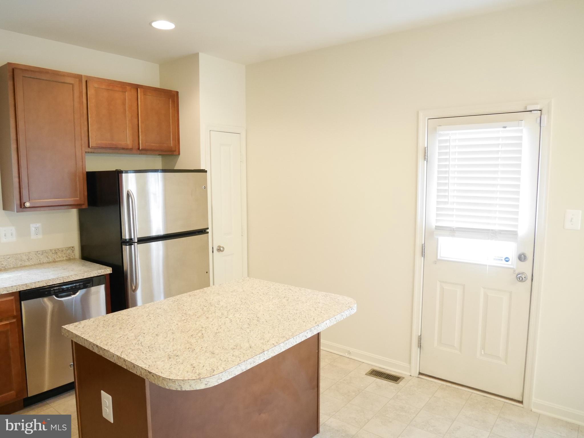 RENAISSANCE SQUARE - Residential