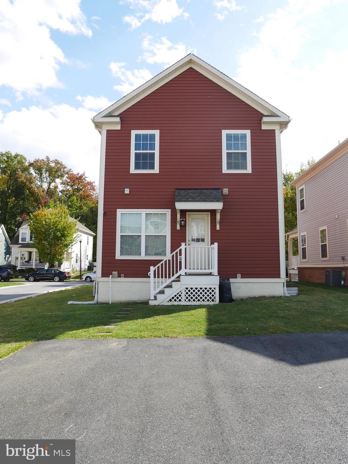 RENAISSANCE SQUARE - Residential