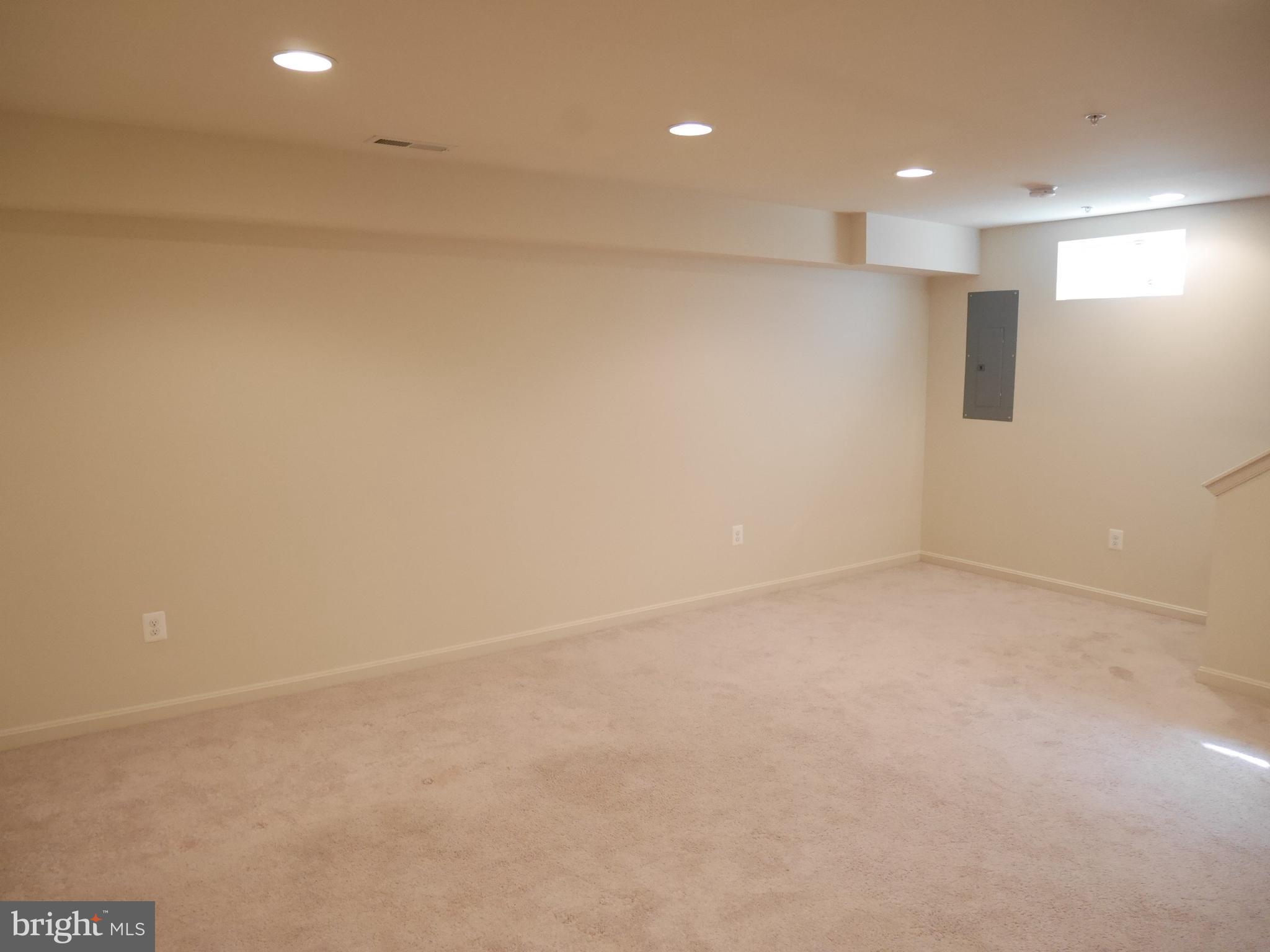 RENAISSANCE SQUARE - Residential