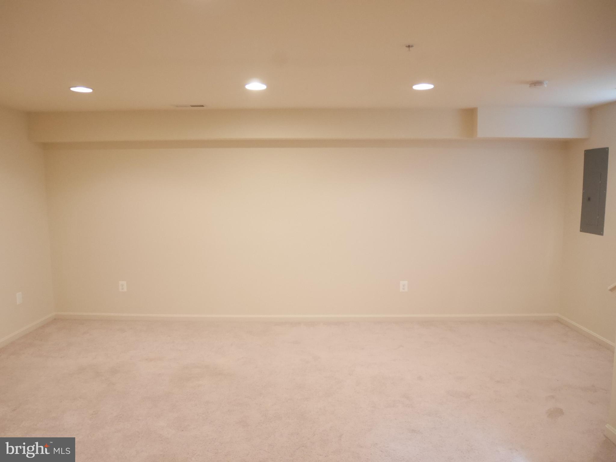 RENAISSANCE SQUARE - Residential