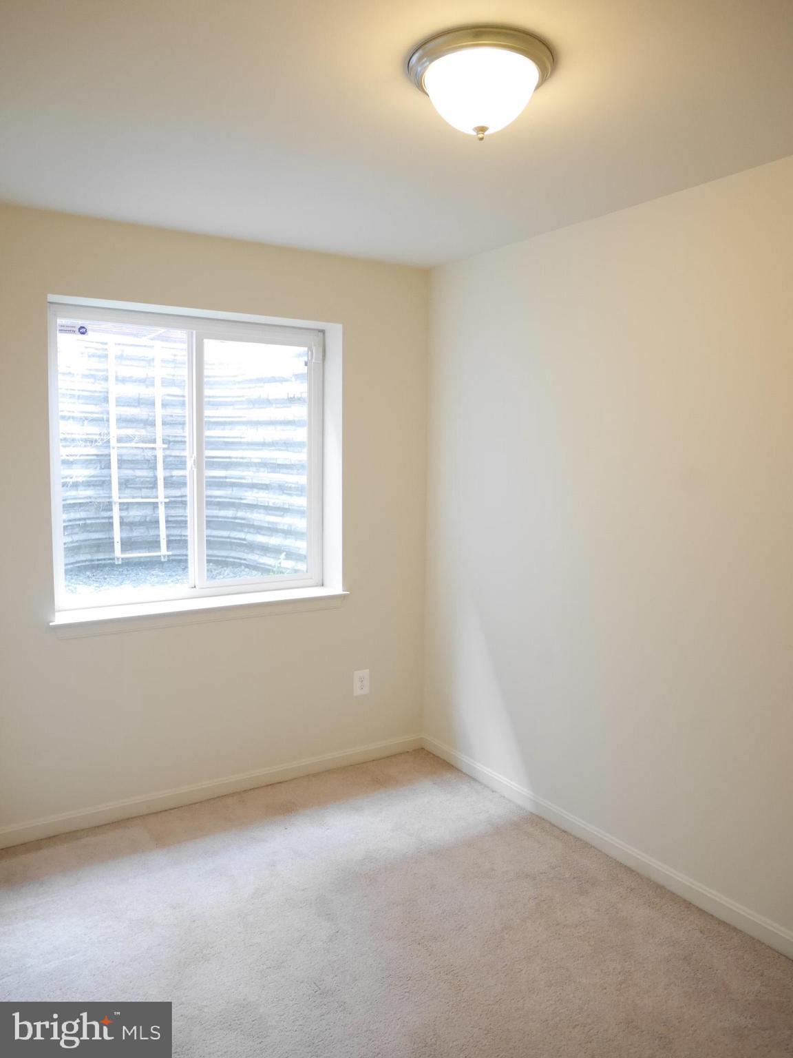 RENAISSANCE SQUARE - Residential