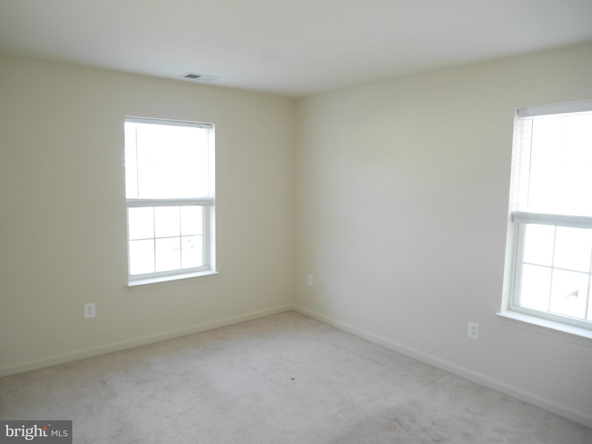 RENAISSANCE SQUARE - Residential