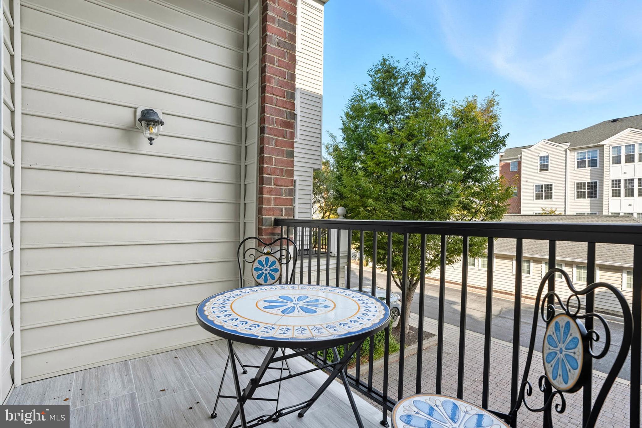 RIVER HILL - Residential Lease