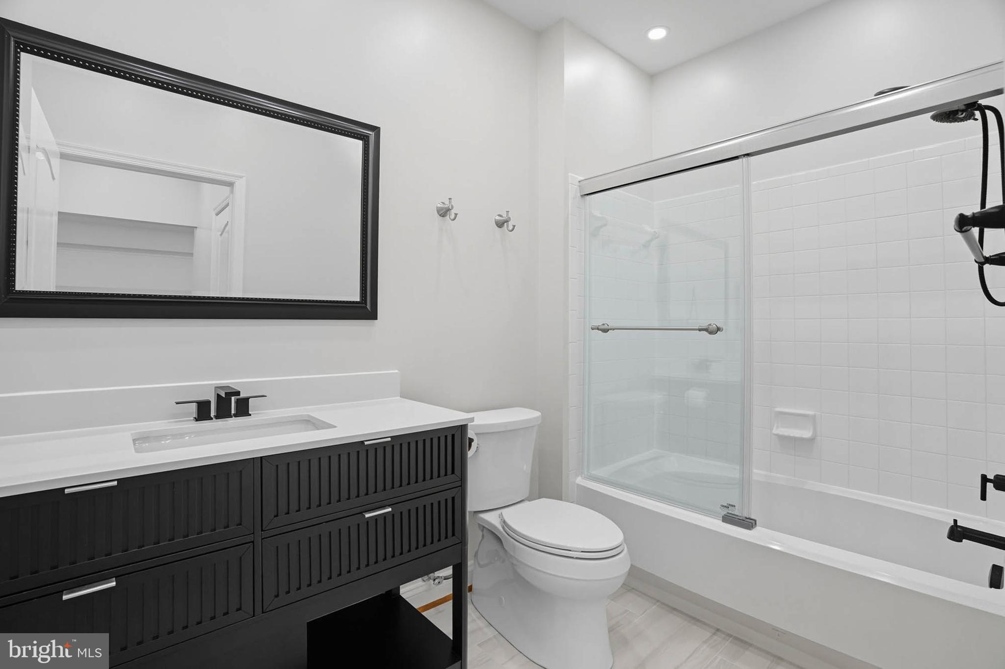 RIVER HILL - Residential Lease