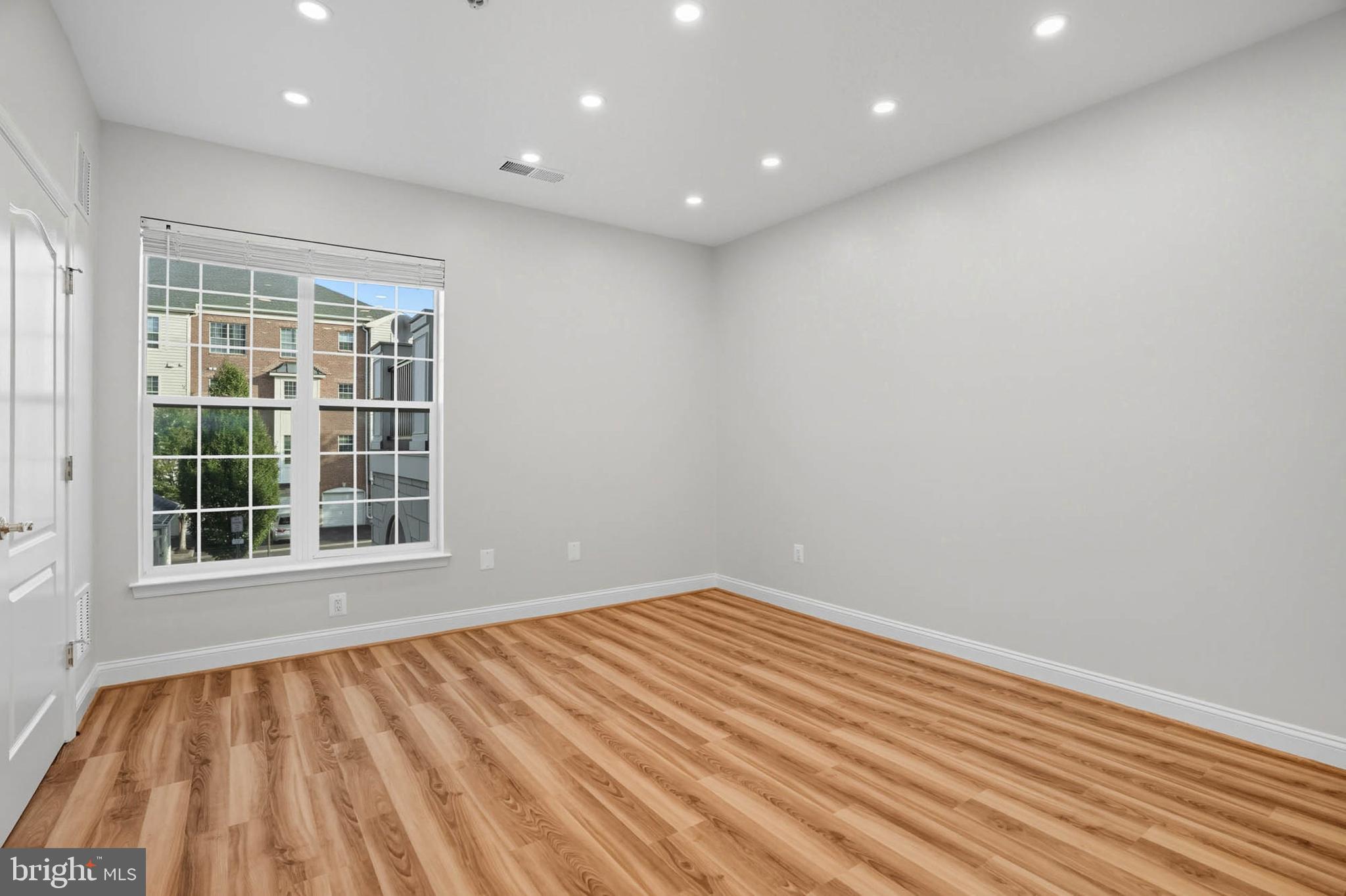 RIVER HILL - Residential Lease