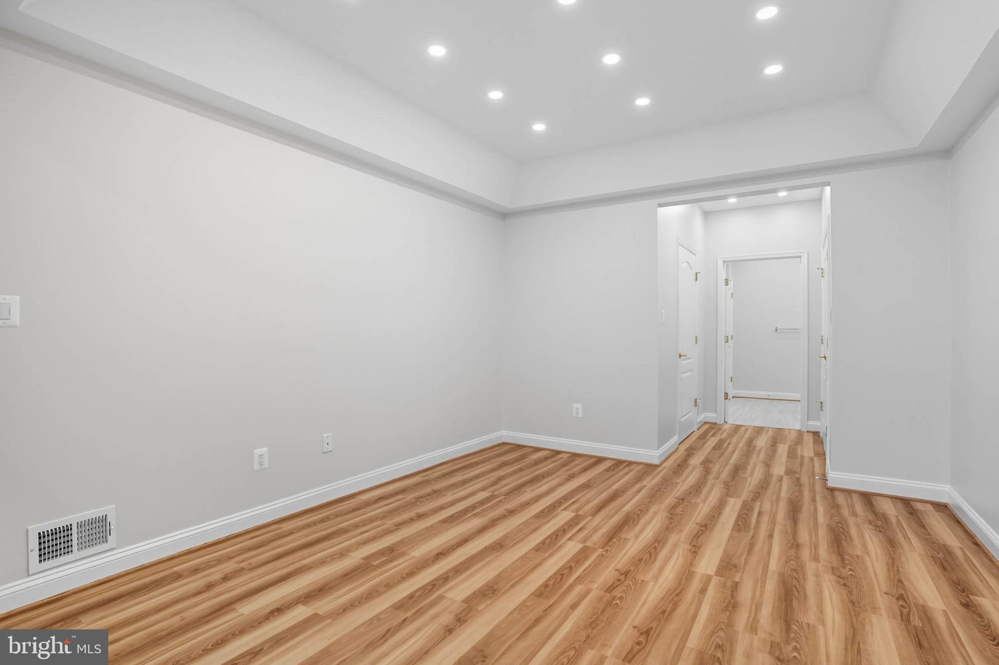 RIVER HILL - Residential Lease