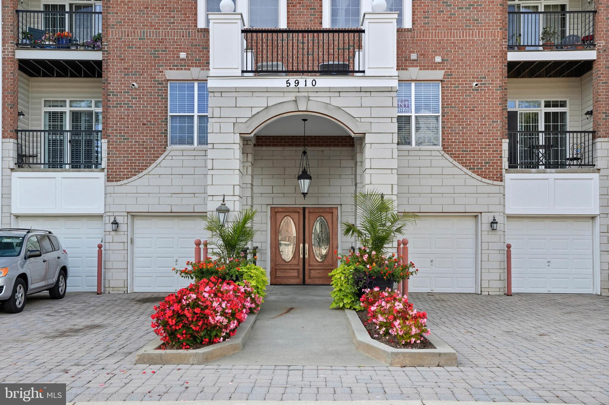 RIVER HILL - Residential Lease