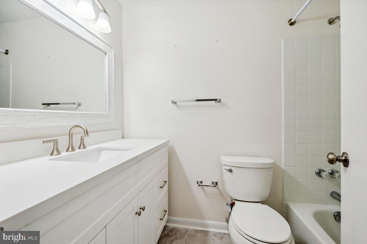 DREXEL WOODS - Residential Lease