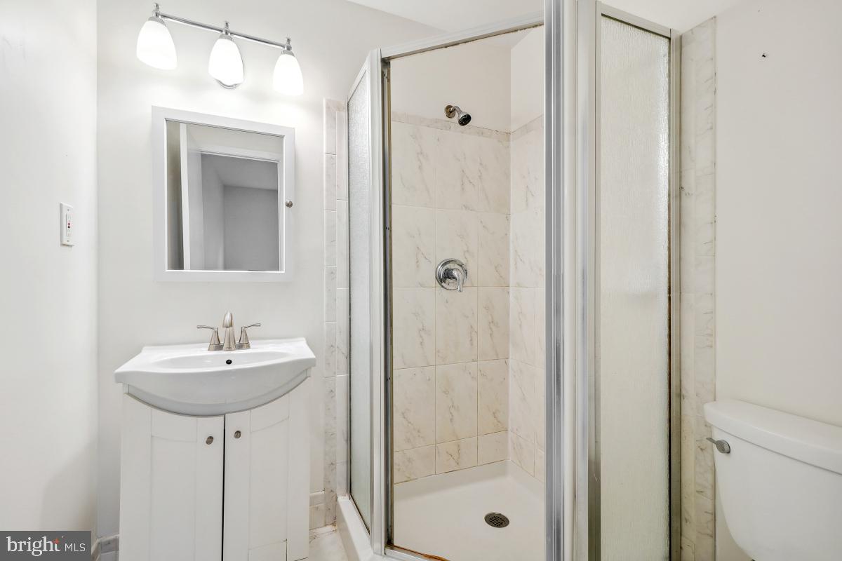 DREXEL WOODS - Residential Lease