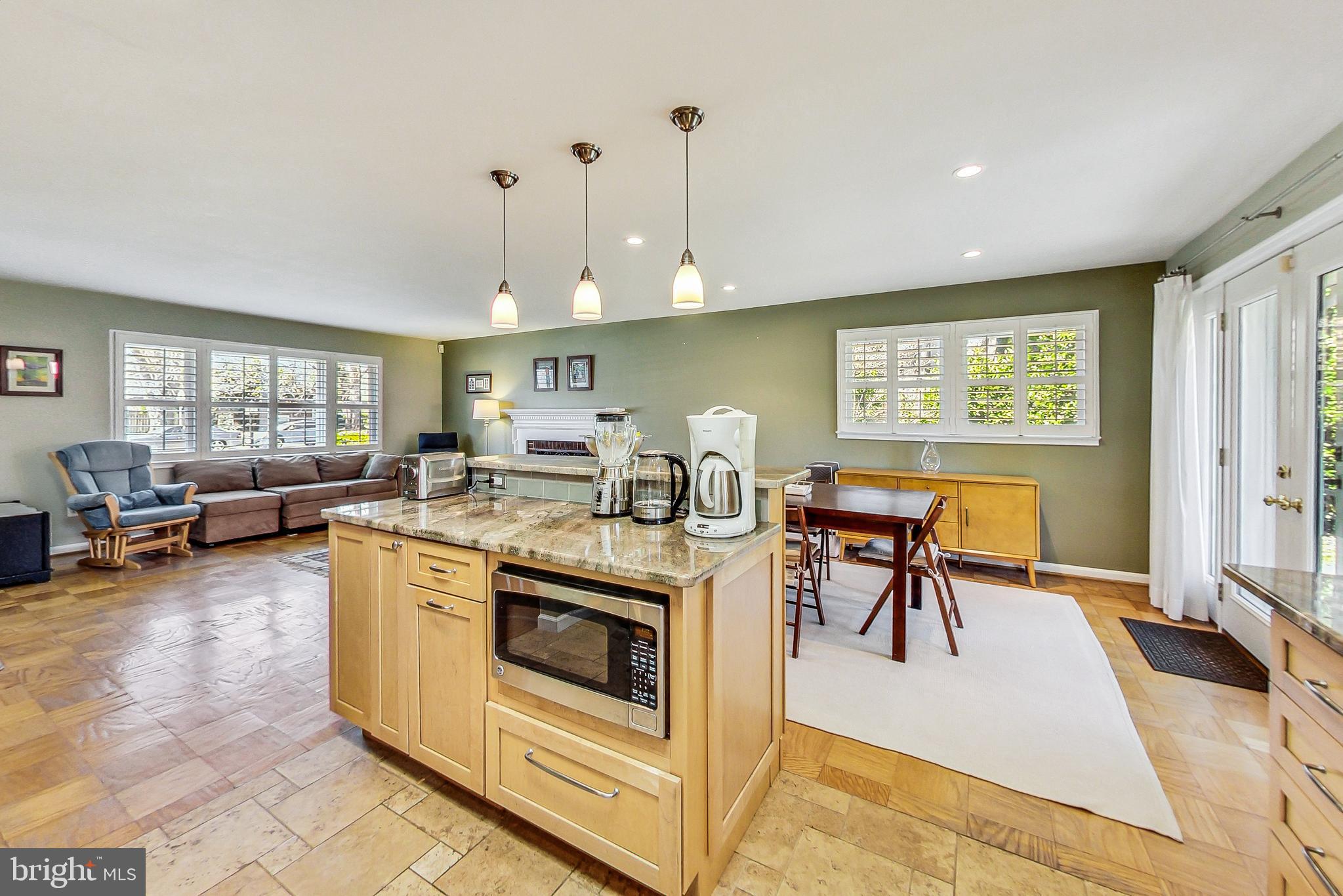 BROYHILLS MCLEAN ESTATES - Residential