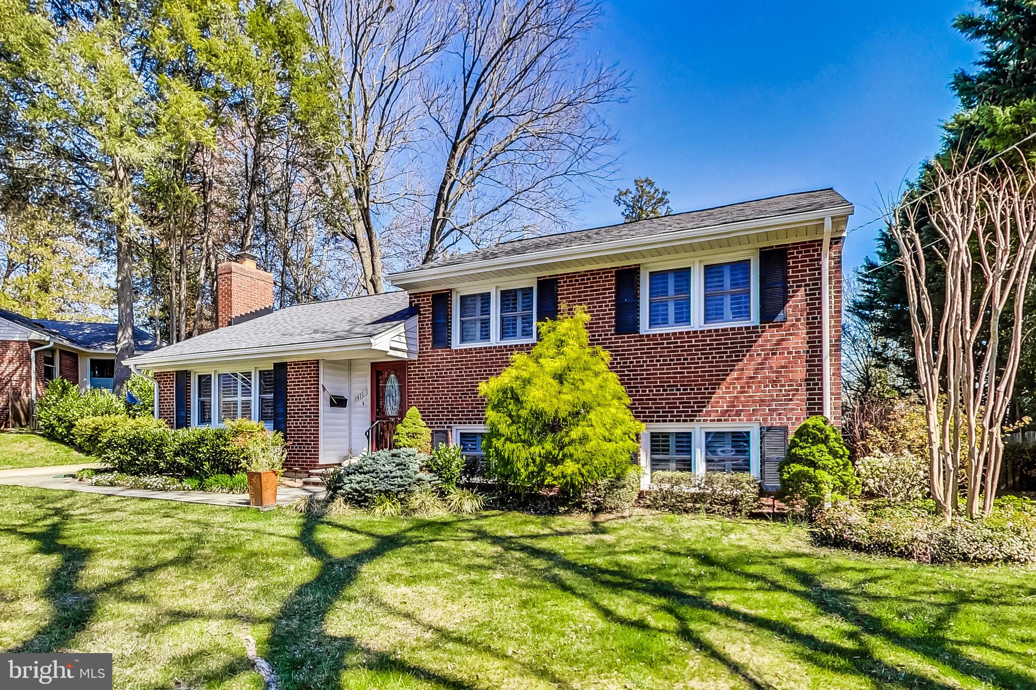 BROYHILLS MCLEAN ESTATES - Residential