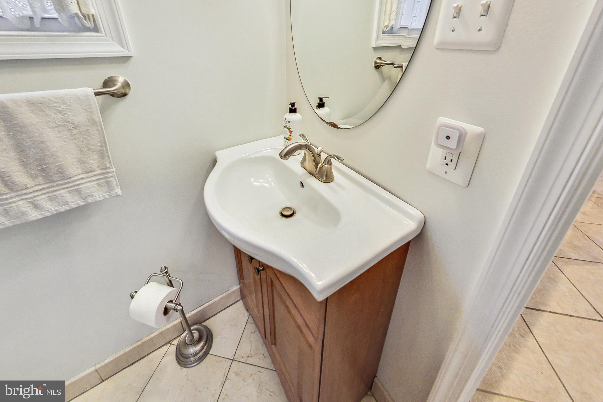 BROYHILLS MCLEAN ESTATES - Residential