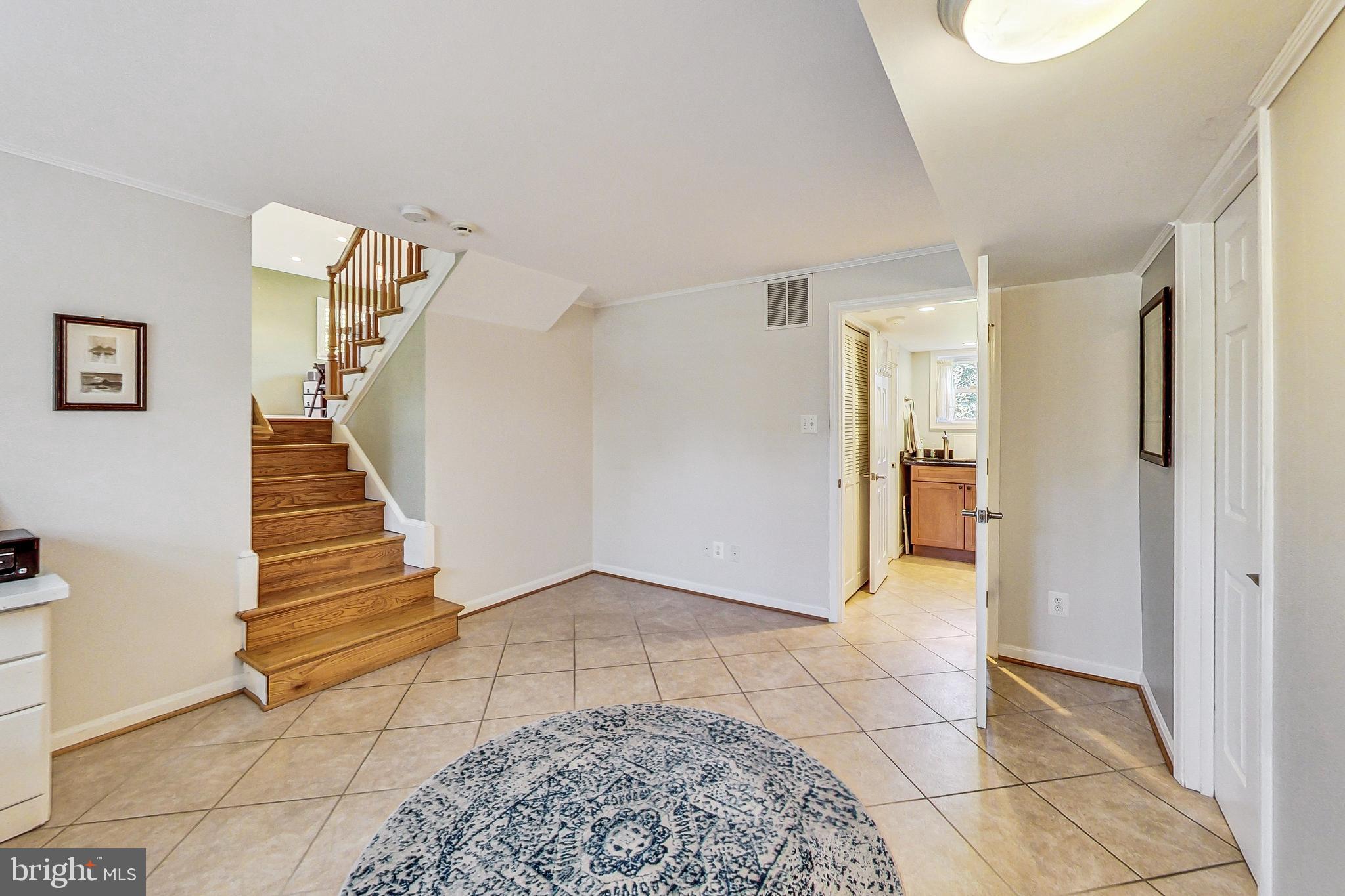 BROYHILLS MCLEAN ESTATES - Residential