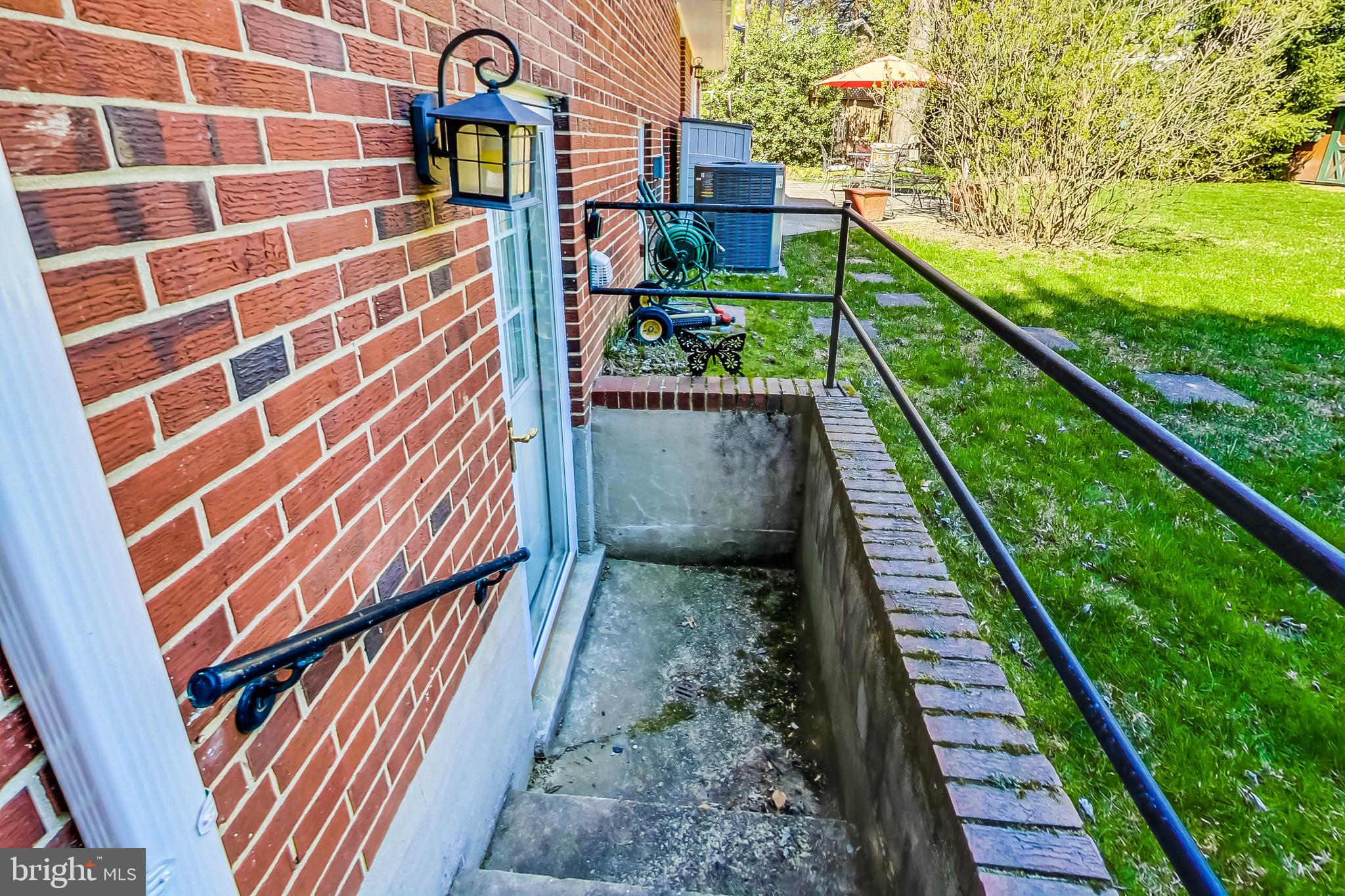 BROYHILLS MCLEAN ESTATES - Residential