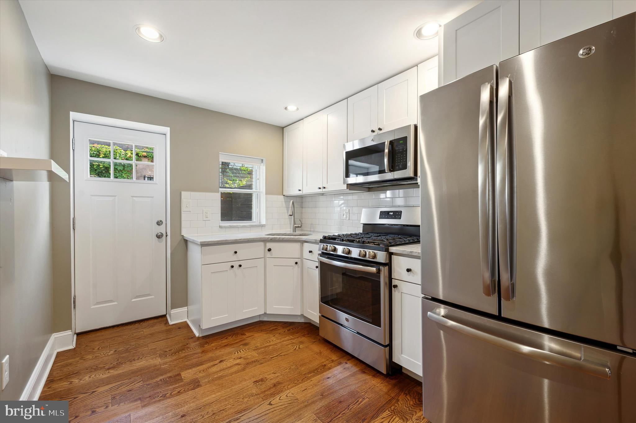 POINT BREEZE - Residential