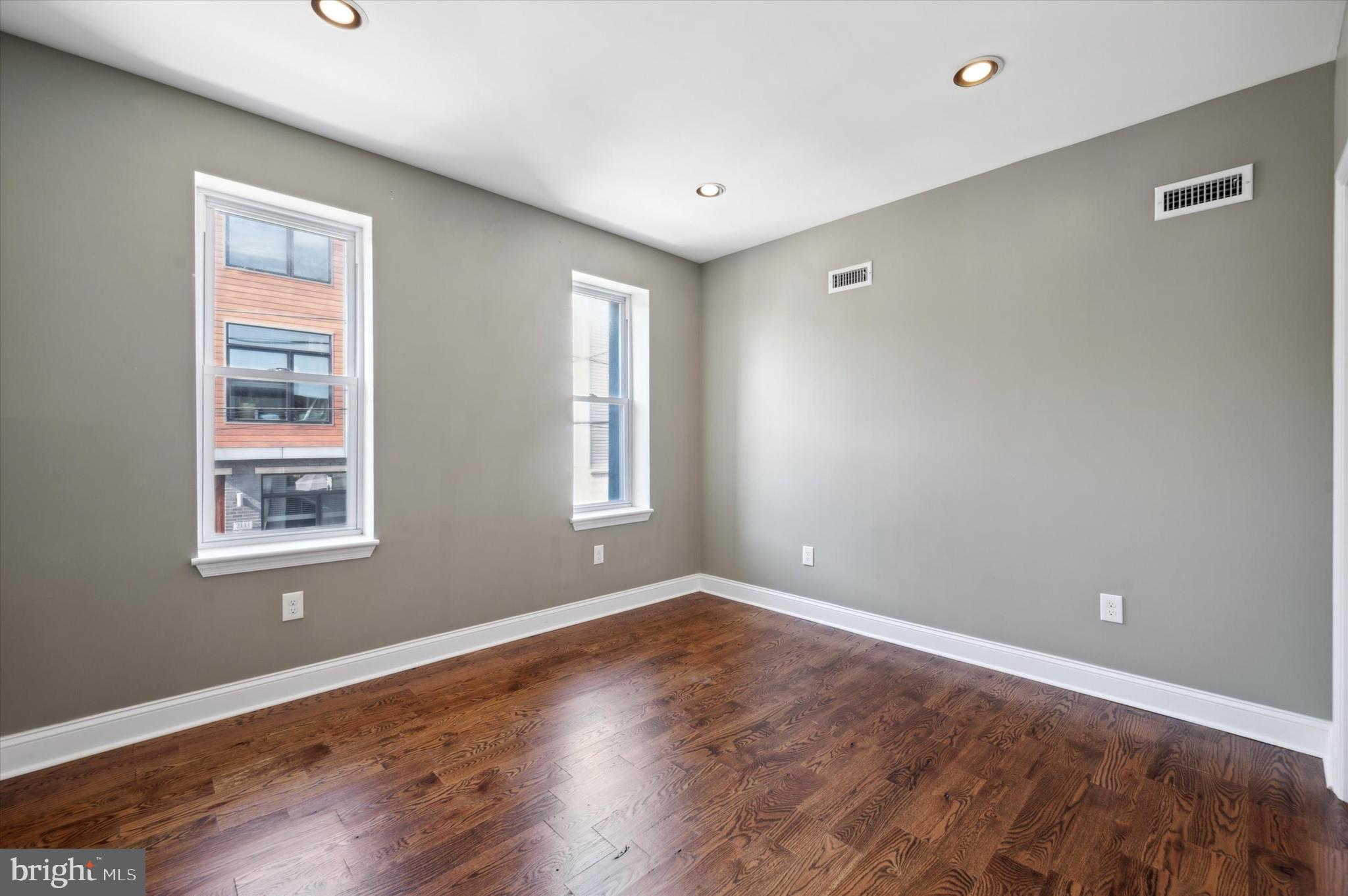 POINT BREEZE - Residential