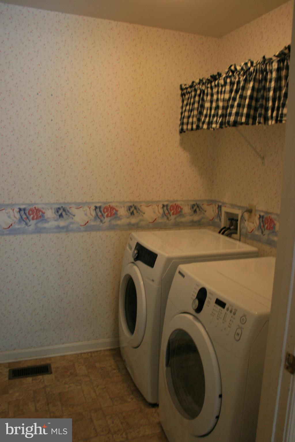 FOX POINT - Residential Lease