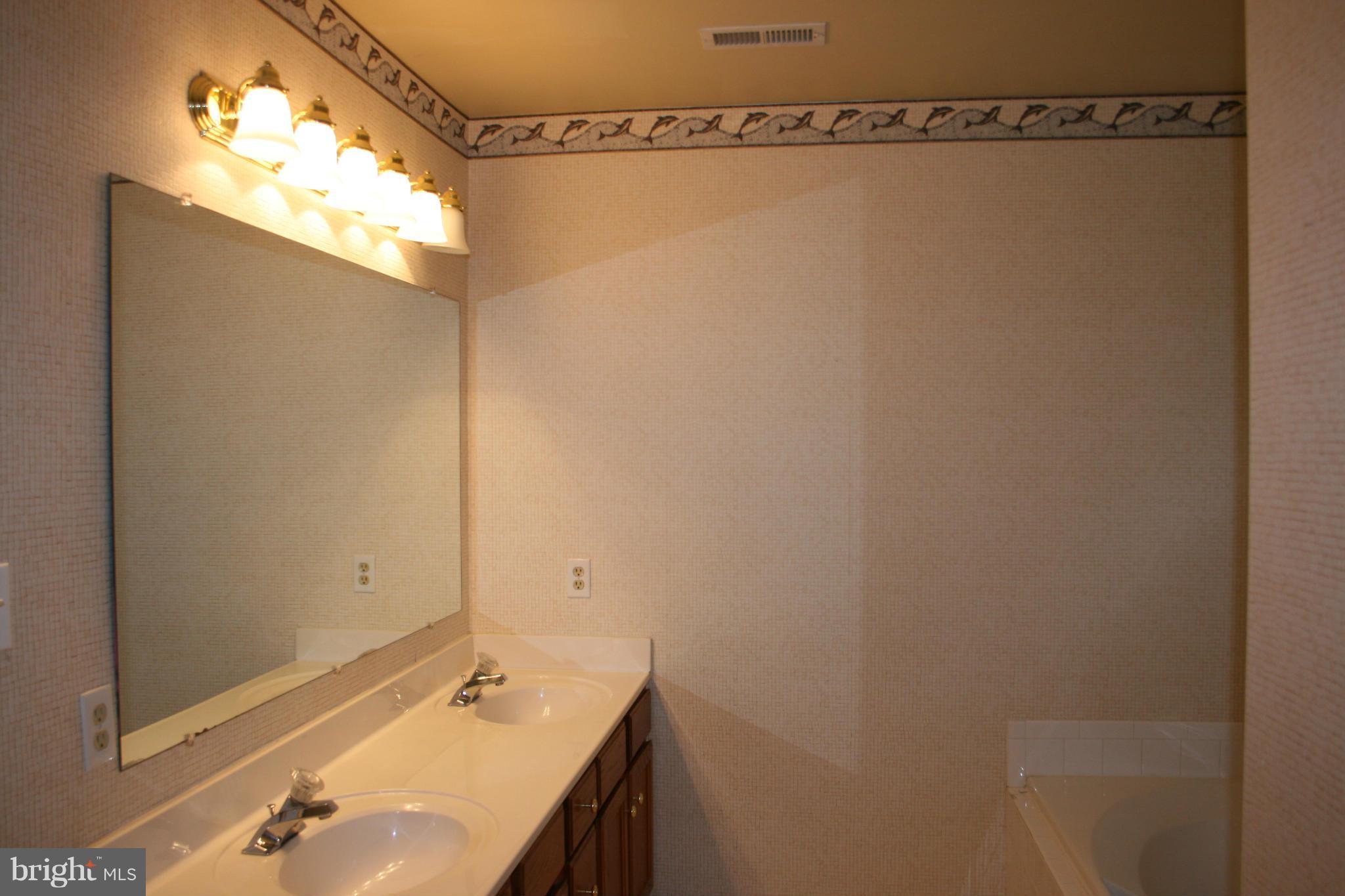 FOX POINT - Residential Lease