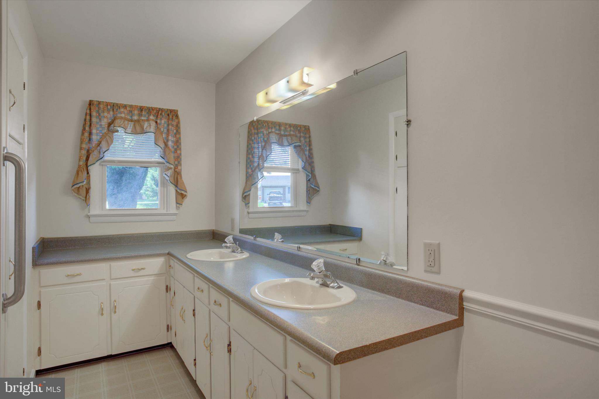 ORCHARD HILLS - Residential