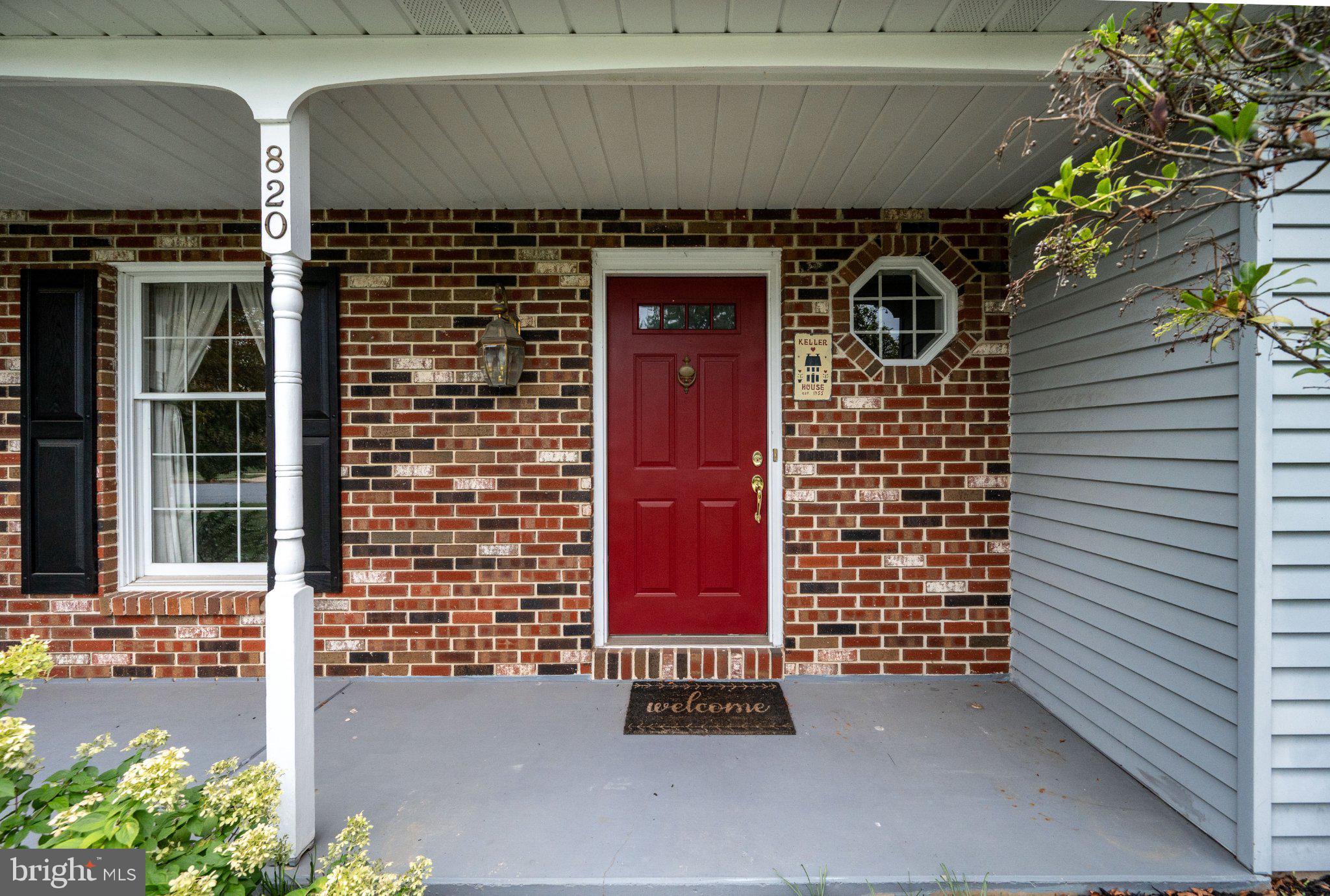 820 APPLE DRIVE
