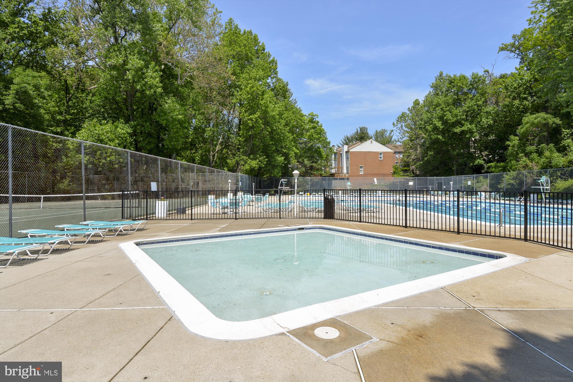 PARKSIDE CONDOMINIUMS - Residential Lease