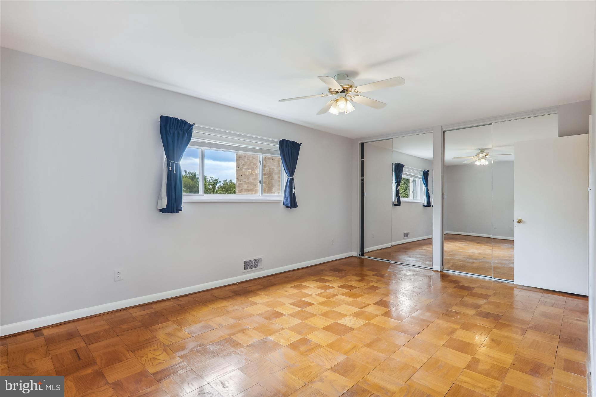 PARKSIDE CONDOMINIUMS - Residential Lease