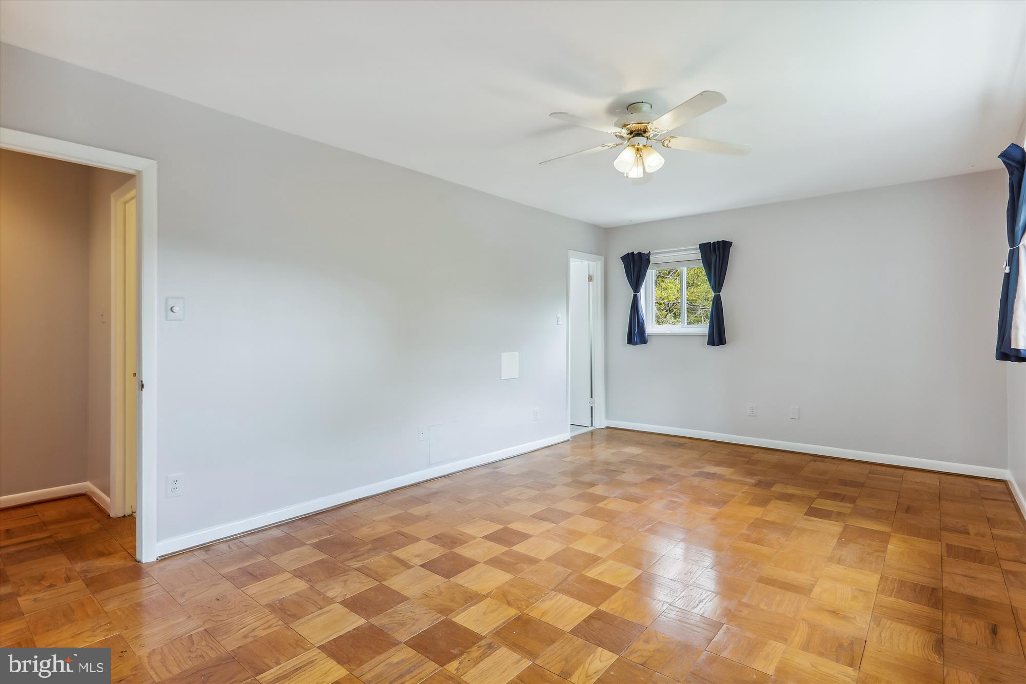 PARKSIDE CONDOMINIUMS - Residential Lease