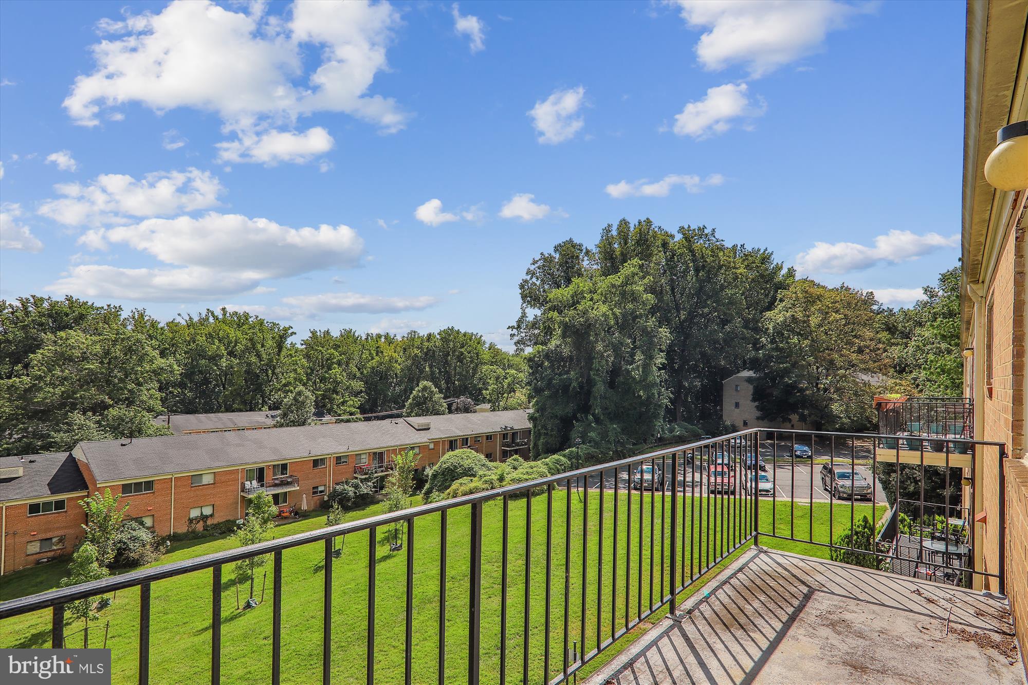 PARKSIDE CONDOMINIUMS - Residential Lease