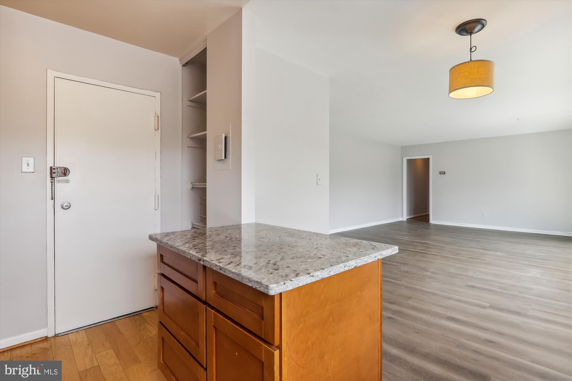 PARKSIDE CONDOMINIUMS - Residential Lease