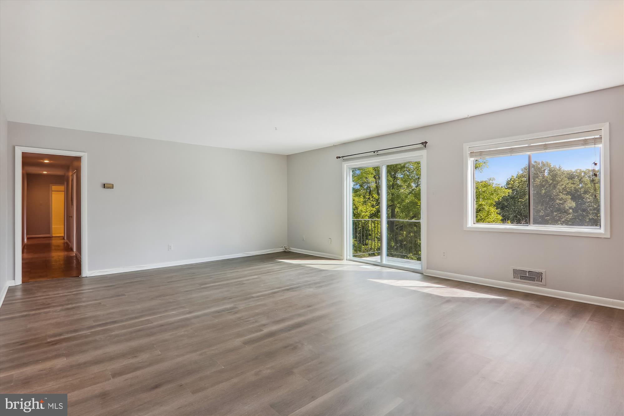 PARKSIDE CONDOMINIUMS - Residential Lease