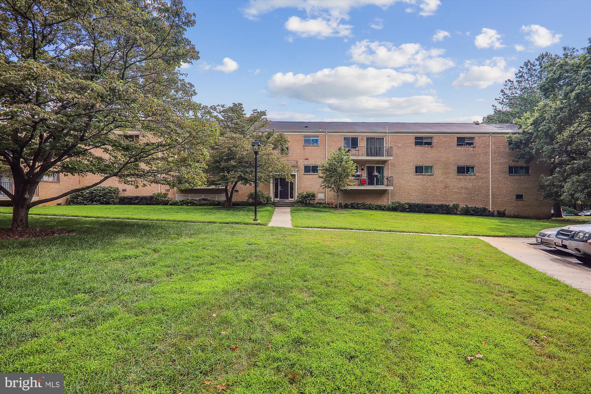 PARKSIDE CONDOMINIUMS - Residential Lease