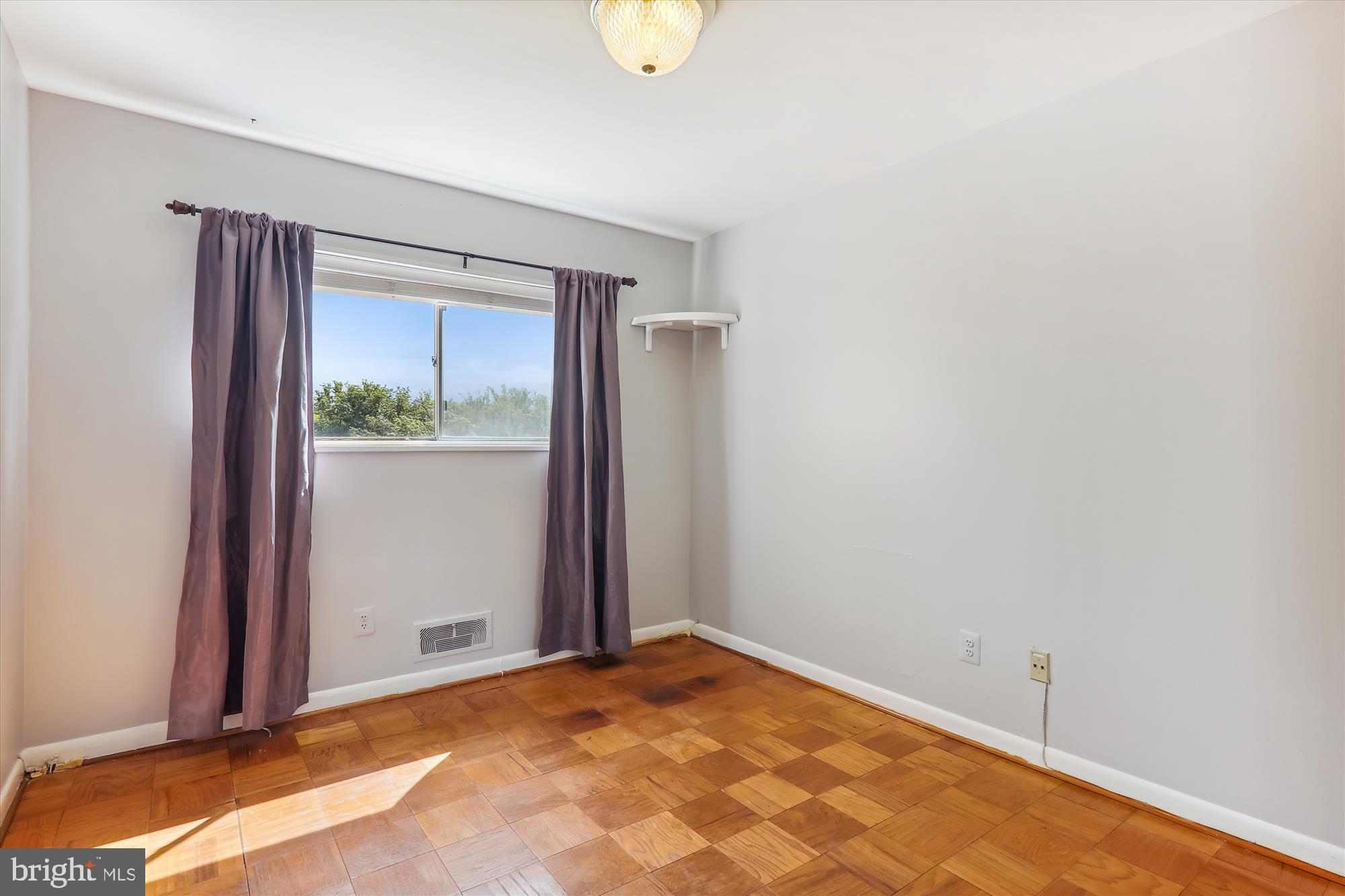 PARKSIDE CONDOMINIUMS - Residential Lease