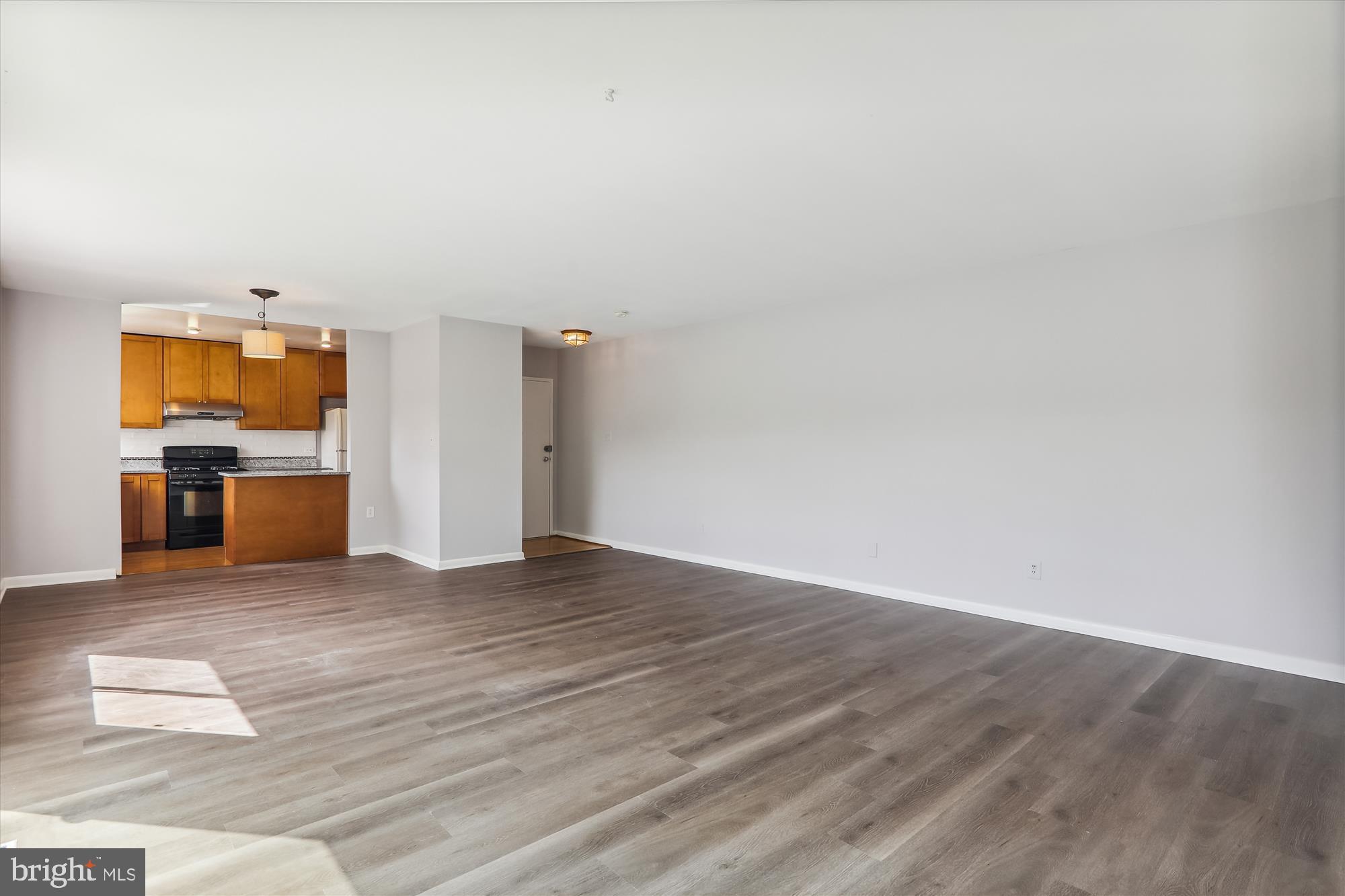 PARKSIDE CONDOMINIUMS - Residential Lease