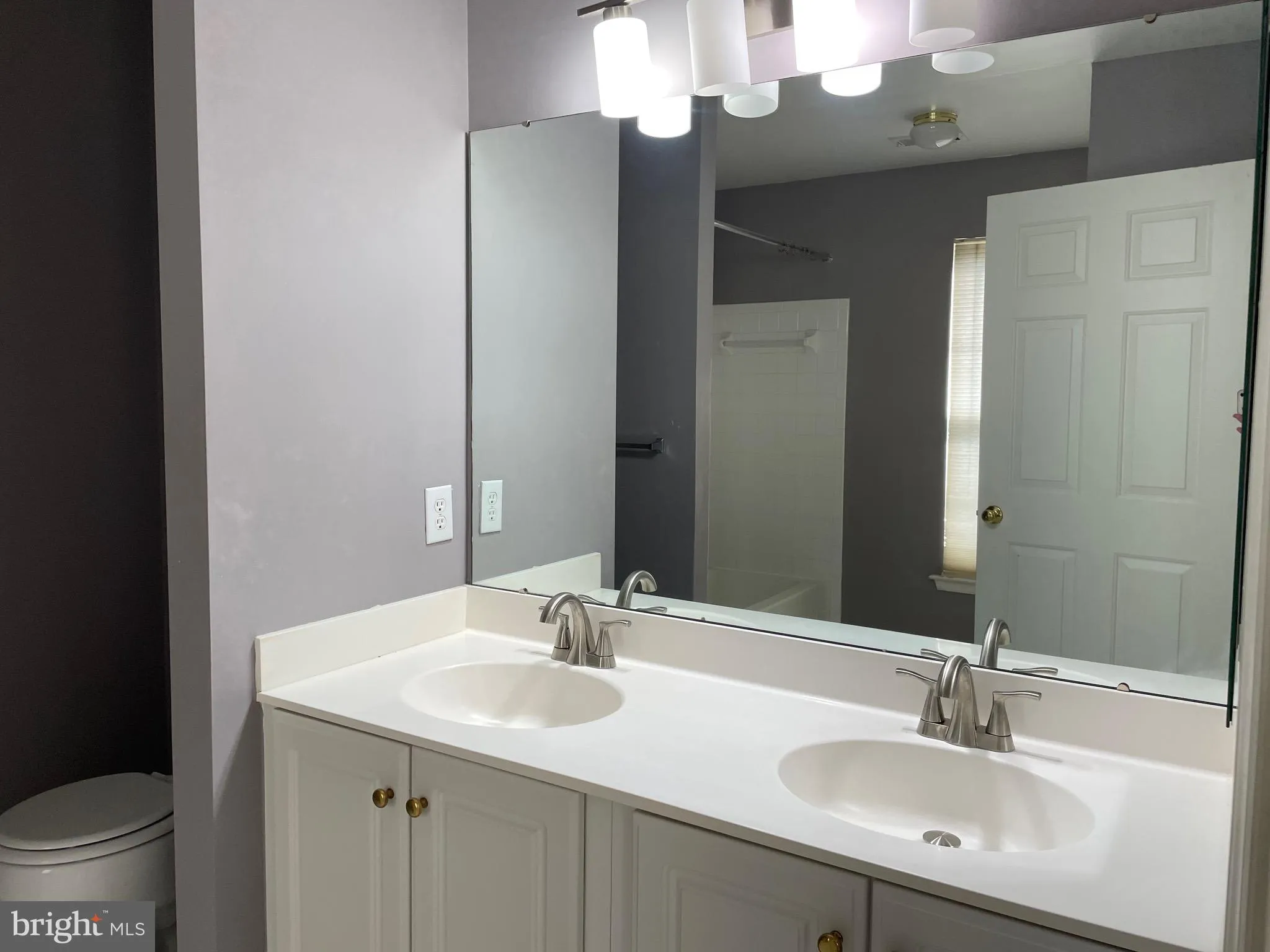 Cherry Hill, New Jersey 08003, United States, 3 Bedrooms Bedrooms, ,3 BathroomsBathrooms,Residential,Pending,235731