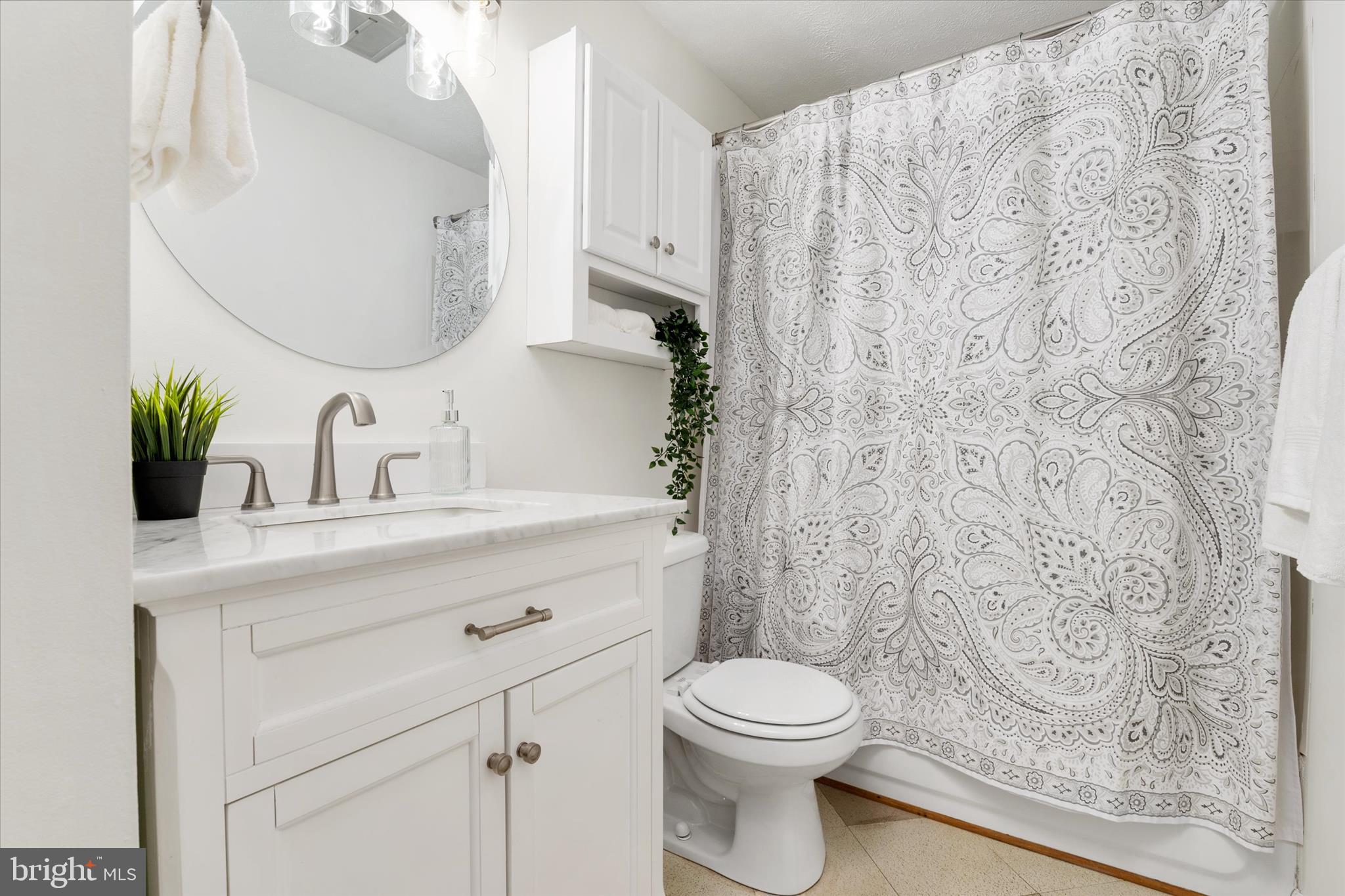 FOUR SEASONS ESTATES - Residential