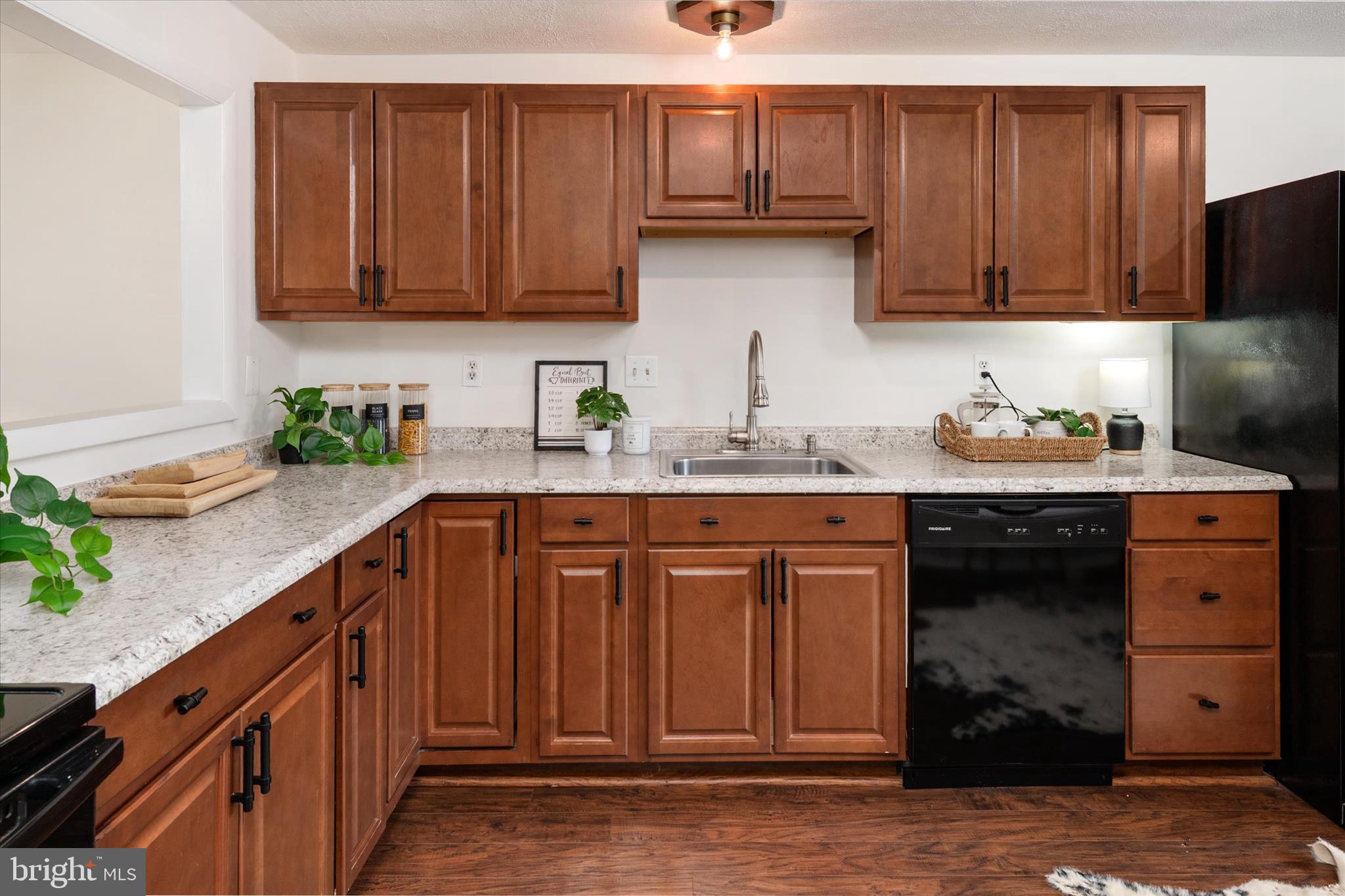 FOUR SEASONS ESTATES - Residential