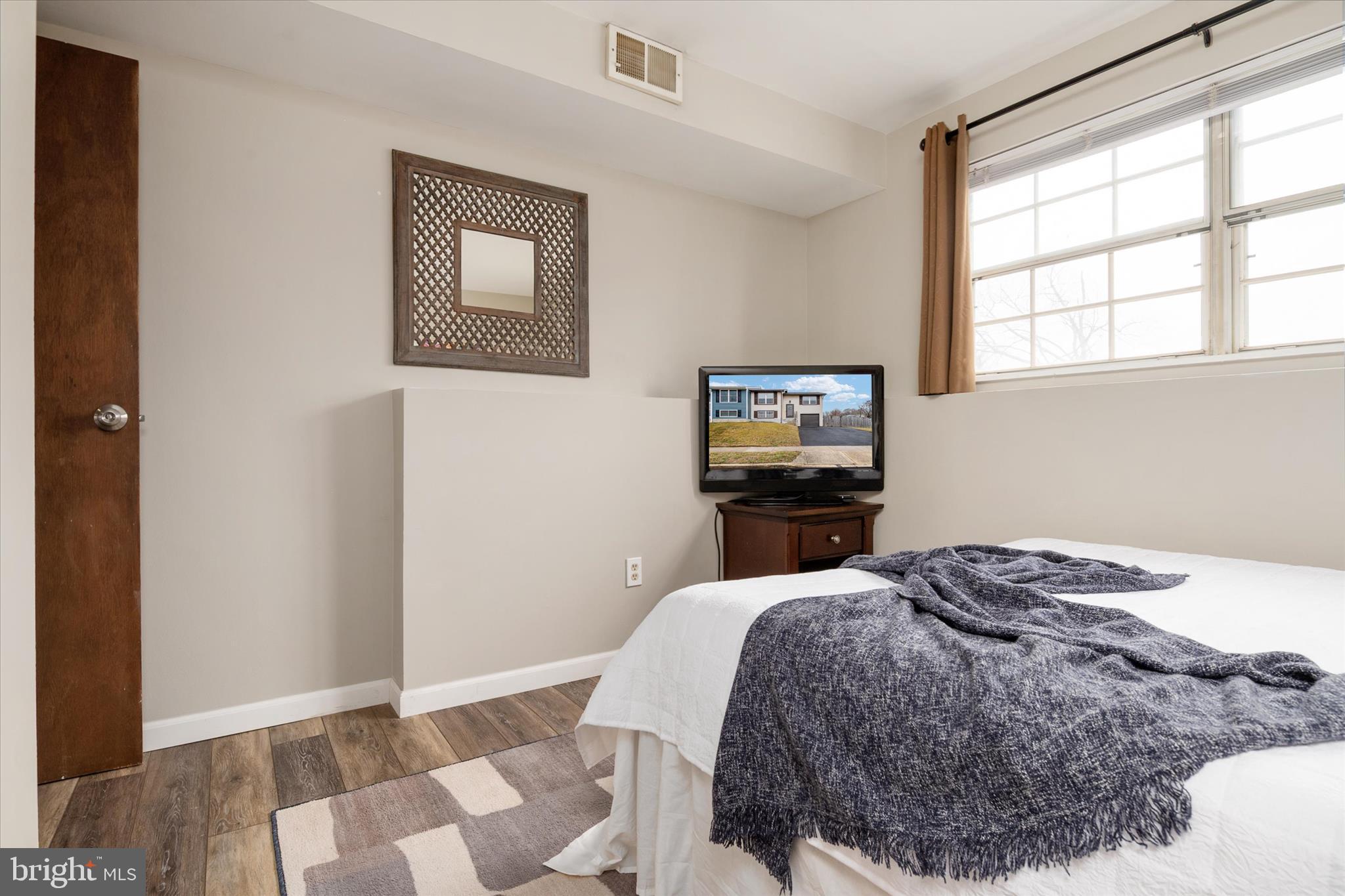 FOUR SEASONS ESTATES - Residential