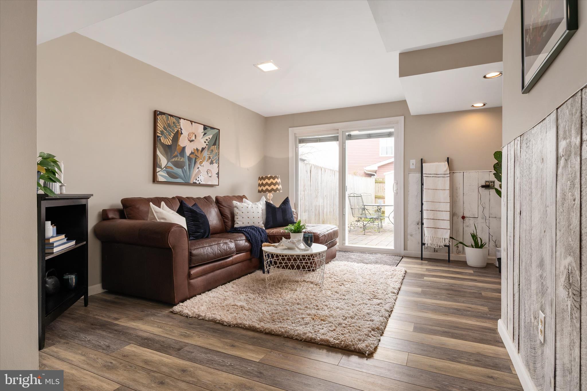 FOUR SEASONS ESTATES - Residential