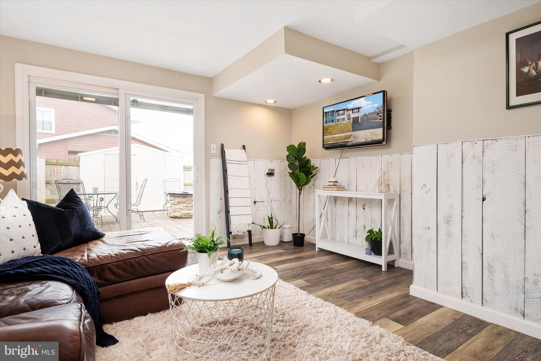 FOUR SEASONS ESTATES - Residential