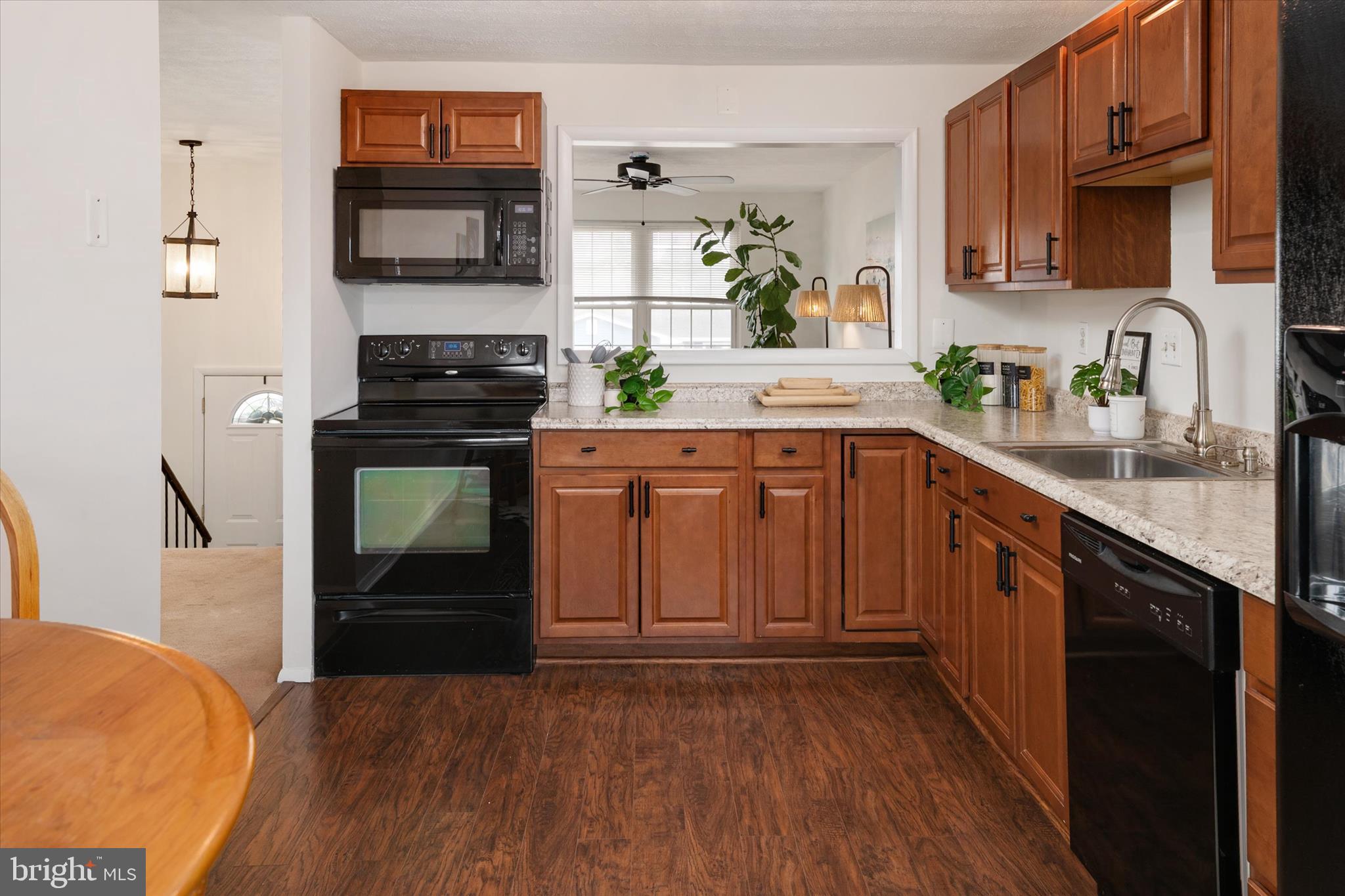 FOUR SEASONS ESTATES - Residential