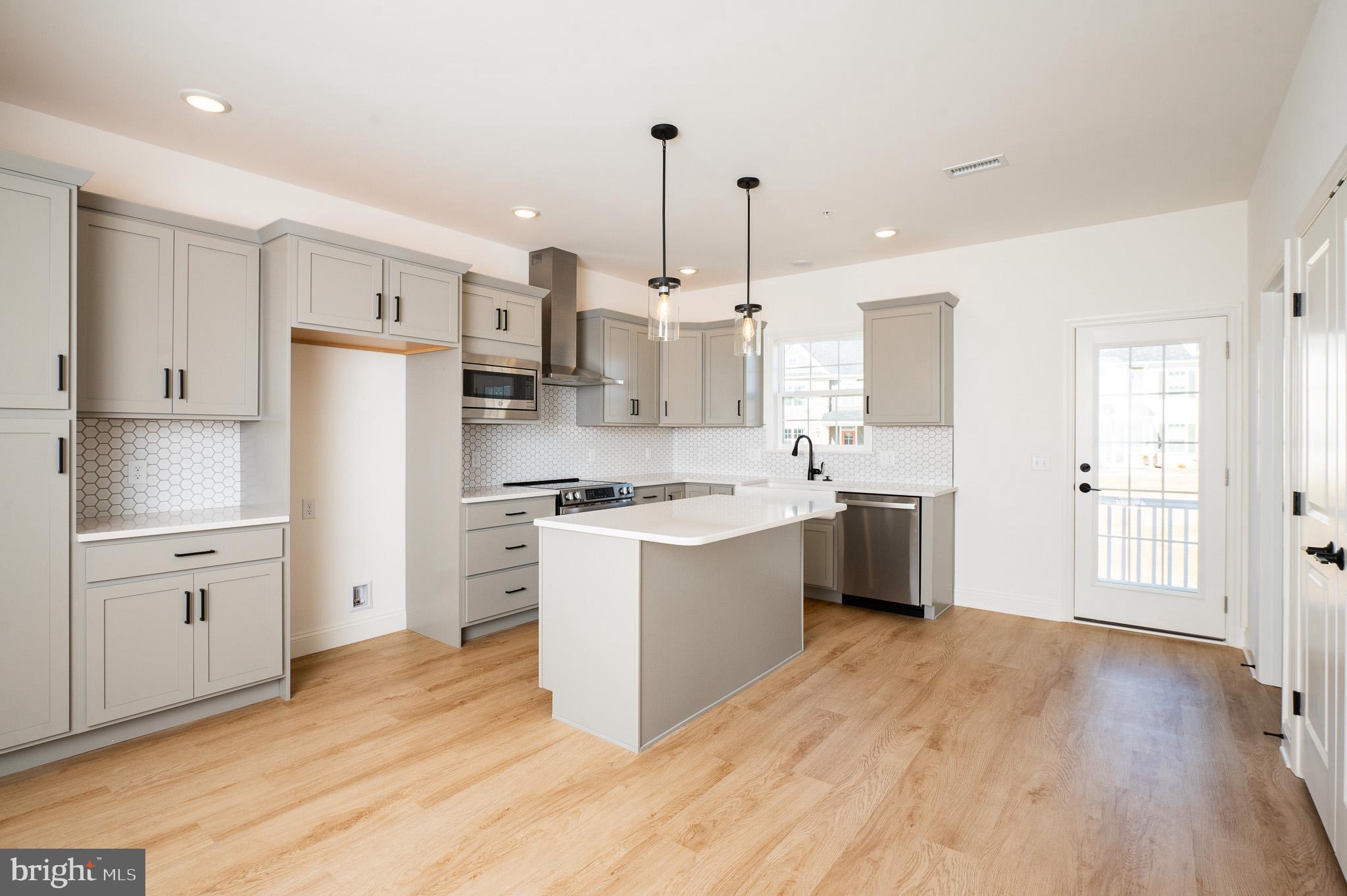 LIME SPRING VILLAGE - Residential