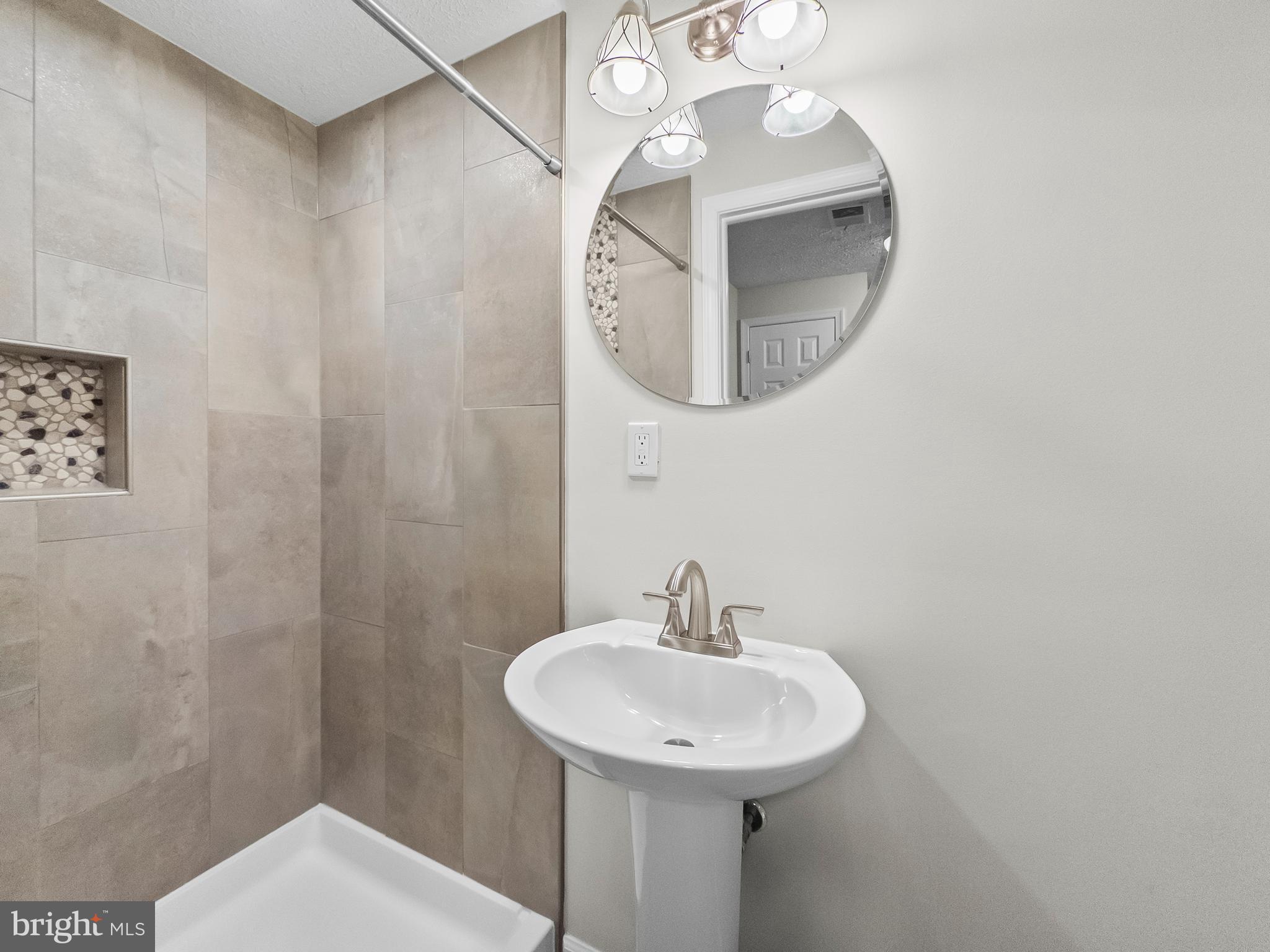 DAMASCUS VALLEY PARK - Residential